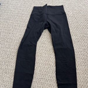 Lululemon Black Wunder Under Leggings - size 6
